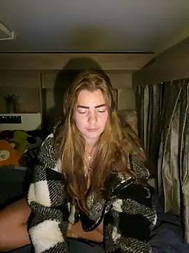 Snapshot of Amesthyst_destiny chatting on 10/15/25, 01:17 Amesthyst destiny online show from 10/15/25, 01:17