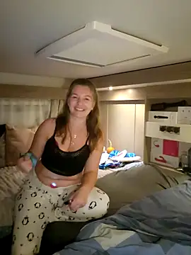 Snapshot of Amesthyst_destiny chatting on 10/29/25, 11:39 Amesthyst destiny online show from 10/29/25, 11:39