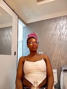 Snapshot of Hotytoty26 chatting on 10/11/25, 06:28 Hotytoty26 online show from 10/11/25, 06:28