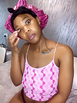 Snapshot of Hotytoty26 chatting on 10/28/25, 02:37 Hotytoty26 online show from 10/28/25, 02:37