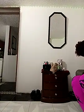 LEIDY LORENA online show from 11/12/25, 04:13