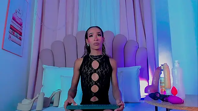 NicoleMadrird online show from 09/18/25, 03:30