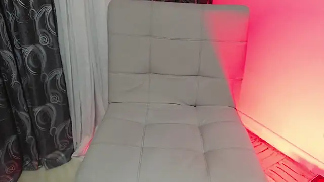 Snapshot of Taylor_dolll chatting on 10/22/25, 02:56 Taylor dolll online show from 10/22/25, 02:56