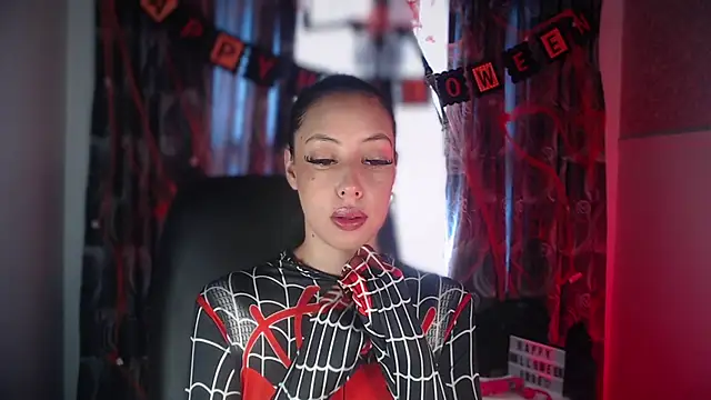 Snapshot of Taylor_dolll chatting on 10/24/25, 03:41 Taylor dolll online show from 10/24/25, 03:41