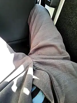 Snapshot of ikeike-kun chatting on 10/17/25, 02:59 ikeike-kun online show from 10/17/25, 02:59