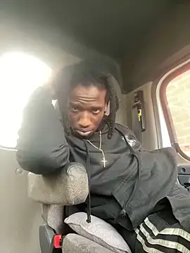 Sir-Tucker online show from 03/17/25, 05:49