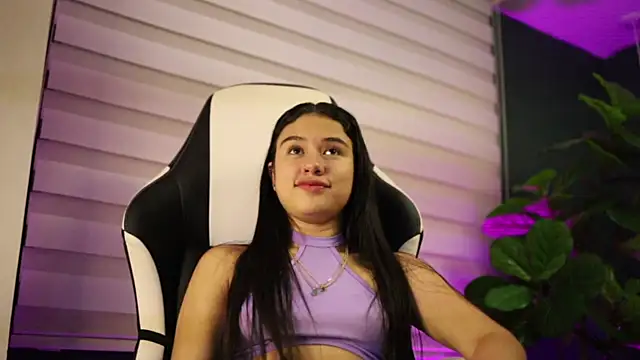 Snapshot of Danaa_Rouse chatting on 10/31/25, 09:21 Danaa Rouse online show from 10/31/25, 09:21