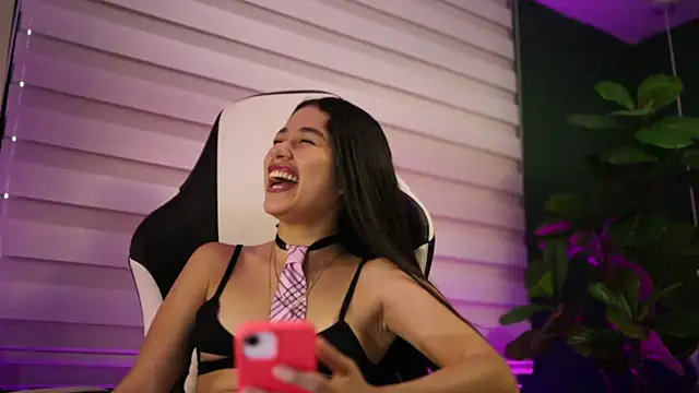 Snapshot of Danaa_Rouse chatting on 11/05/25, 09:04 Danaa Rouse online show from 11/05/25, 09:04