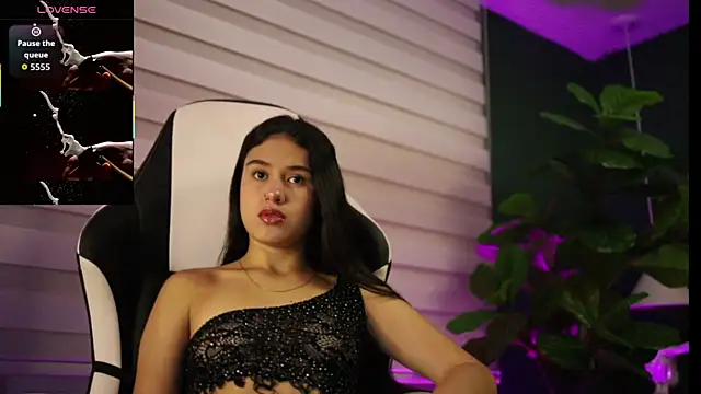 Snapshot of Danaa_Rouse chatting on 11/08/25, 09:35 Danaa Rouse online show from 11/08/25, 09:35