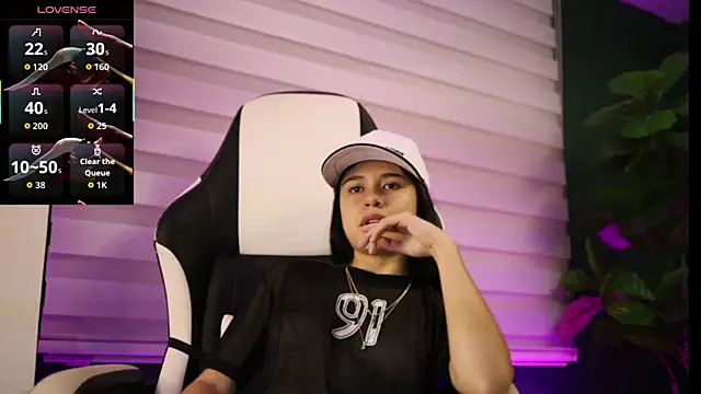 Snapshot of Danaa_Rouse chatting on 11/13/25, 01:15 Danaa Rouse online show from 11/13/25, 01:15