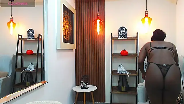 Coral Lise online show from 11/05/25, 11:10