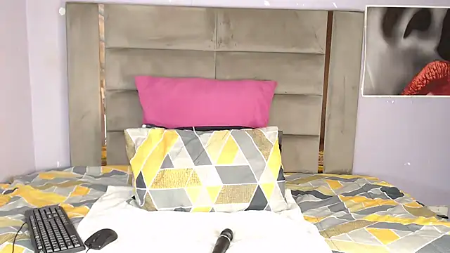 ShyTiny Bae online show from 11/11/25, 08:47