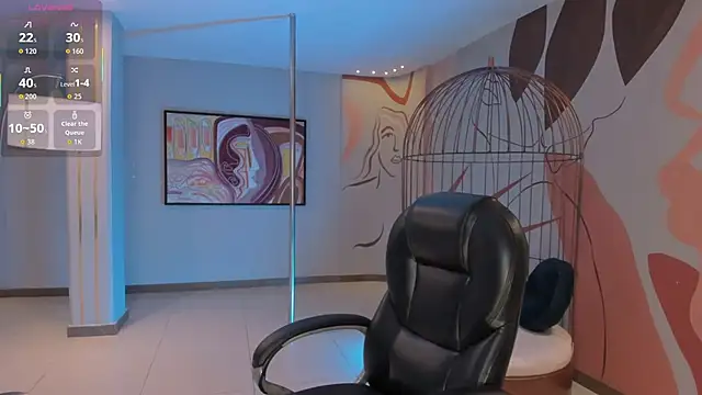 Snapshot of CandaseRussell chatting on 10/23/25, 08:07 CandaseRussell online show from 10/23/25, 08:07