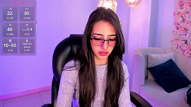 Snapshot of LarisaSmirnov chatting on 10/04/25, 03:04 LarisaSmirnov online show from 10/04/25, 03:04