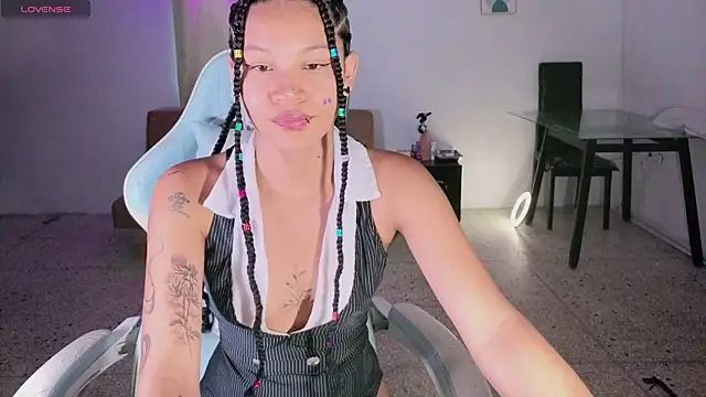 eleselas online show from 10/19/25, 10:10