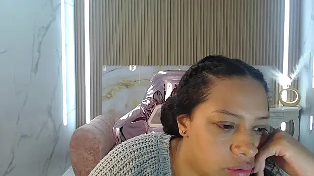 Snapshot of zhara_rose_s chatting on 03/21/25, 03:01 zhara rose s online show from 03/21/25, 03:01