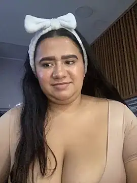 Vaiolet 2222 online show from 11/02/25, 10:06