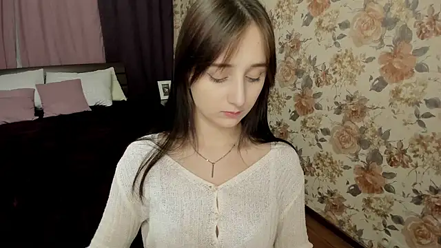 Snapshot of JulietMonli chatting on 10/18/25, 07:03 JulietMonli online show from 10/18/25, 07:03