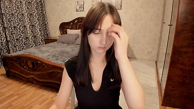 Snapshot of JulietMonli chatting on 10/29/25, 11:45 JulietMonli online show from 10/29/25, 11:45