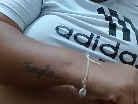 Lanegracalientexx online show from 10/19/25, 11:00