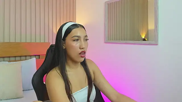 nina blake online show from 10/23/25, 02:33