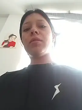 Emilybutterfly1 online show from 10/22/25, 05:56