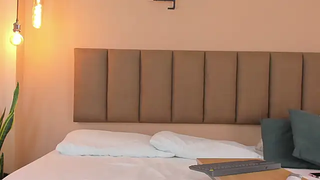 honeygray02 online show from 10/31/25, 12:39