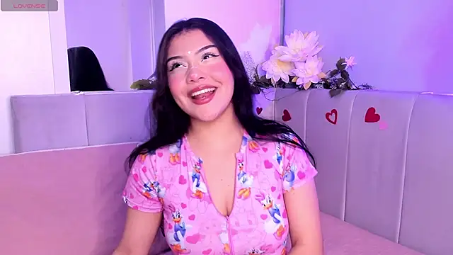 Snapshot of Zamantta chatting on 11/13/25, 05:06 Zamantta online show from 11/13/25, 05:06