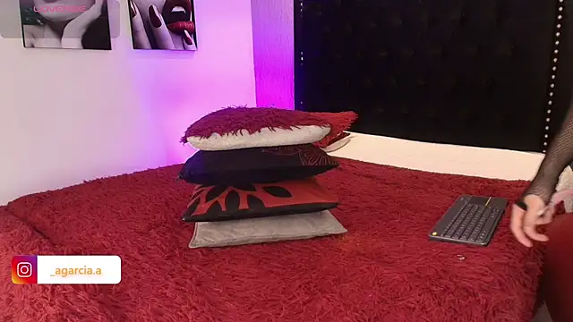 Snapshot of LiamWildx20 chatting on 11/09/25, 04:44 LiamWildx20 online show from 11/09/25, 04:44