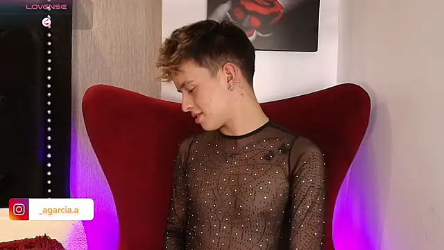 Snapshot of LiamWildx20 chatting on 11/12/25, 04:35 LiamWildx20 online show from 11/12/25, 04:35