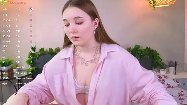 ConstanceHelms online show from 11/06/25, 06:14