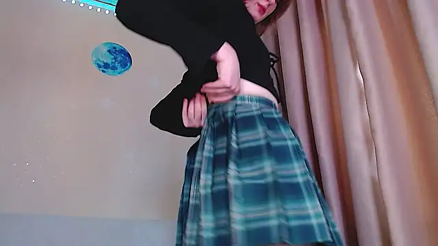Snapshot of c0ralynx chatting on 09/17/25, 10:39 c0ralynx online show from 09/17/25, 10:39