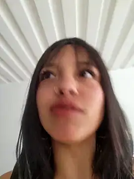 chloe 03  online show from 10/07/25, 07:55