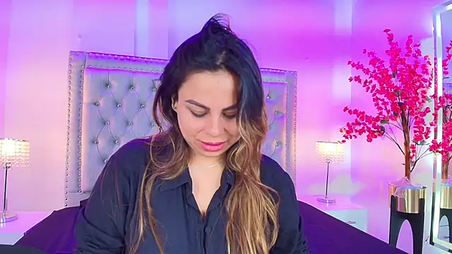 Lia adamsss online show from 10/18/25, 12:24