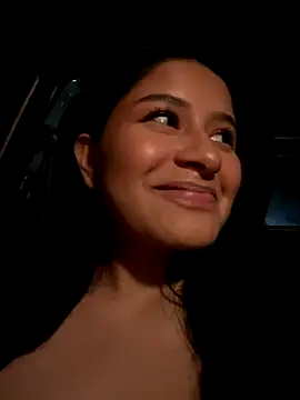 andrea gomes  online show from 10/19/25, 08:15