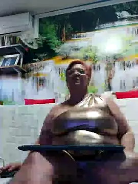 QueenPammy1 online show from 02/09/25, 09:47