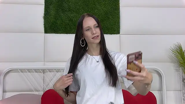 TaraHarris online show from 10/19/25, 08:26