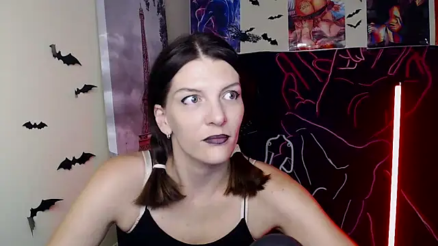 VanessaRey  online show from 10/28/25, 08:07