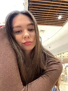 Snapshot of MilaBee chatting on 03/23/25, 05:21 MilaBee online show from 03/23/25, 05:21