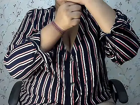 Snapshot of sonali4 chatting on 09/12/25, 03:45 sonali4 online show from 09/12/25, 03:45