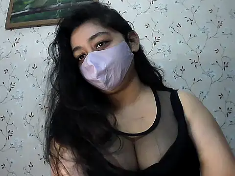 Snapshot of sonali4 chatting on 10/25/25, 11:51 sonali4 online show from 10/25/25, 11:51