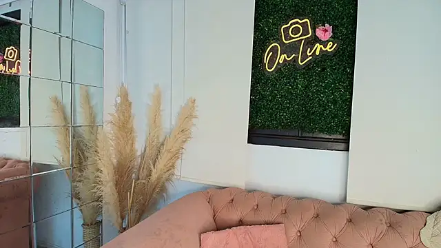 juliana luque online show from 11/02/25, 12:07