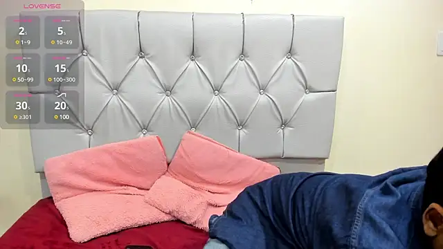 Snapshot of Ethan_Westt chatting on 03/18/25, 08:59 Ethan Westt online show from 03/18/25, 08:59