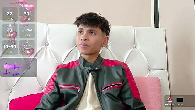 Snapshot of Ethan_Westt chatting on 10/28/25, 08:44 Ethan Westt online show from 10/28/25, 08:44