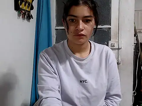 AlanaHotxx online show from 10/17/25, 07:11