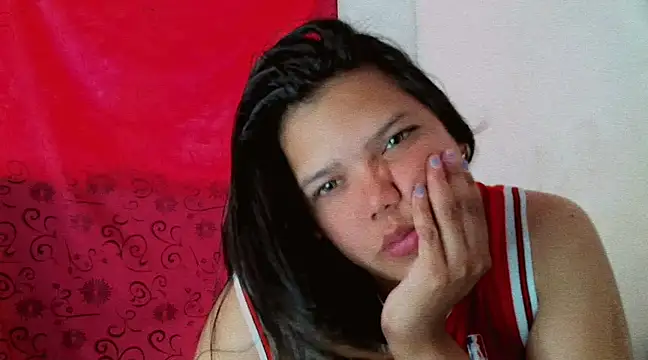 Snapshot of Valeria_Tiffany chatting on 03/19/25, 08:00 Valeria Tiffany online show from 03/19/25, 08:00