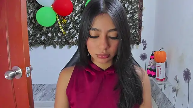 Sarahbrowm  online show from 10/28/25, 07:38