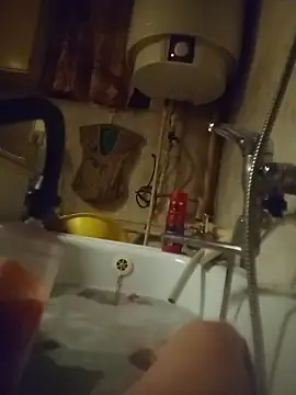 Snapshot of Tomassasdss chatting on 11/24/25, 04:34 Tomassasdss online show from 11/24/25, 04:34