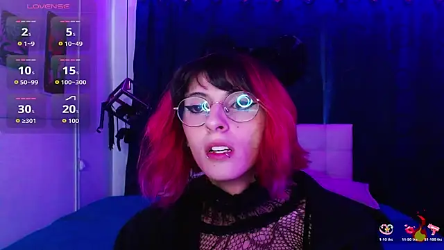 Snapshot of goth_minerva chatting on 10/31/25, 01:12 goth minerva online show from 10/31/25, 01:12