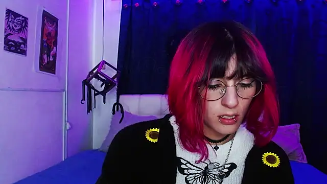 Snapshot of goth_minerva chatting on 11/09/25, 01:31 goth minerva online show from 11/09/25, 01:31